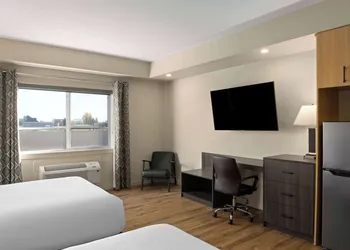 Baymont By Wyndham West Edmonton hotel thumbnail 6