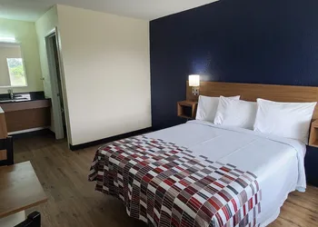 Red Roof Inn Byron hotel thumbnail 7