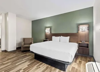 Quality Inn & Suites Columbia Harbison hotel thumbnail 8