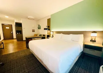 Comfort Inn & Suites Nashville hotel thumbnail 6