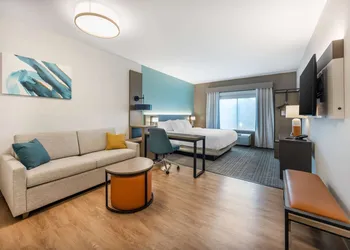 Comfort Inn & Suites Nashville hotel thumbnail 8