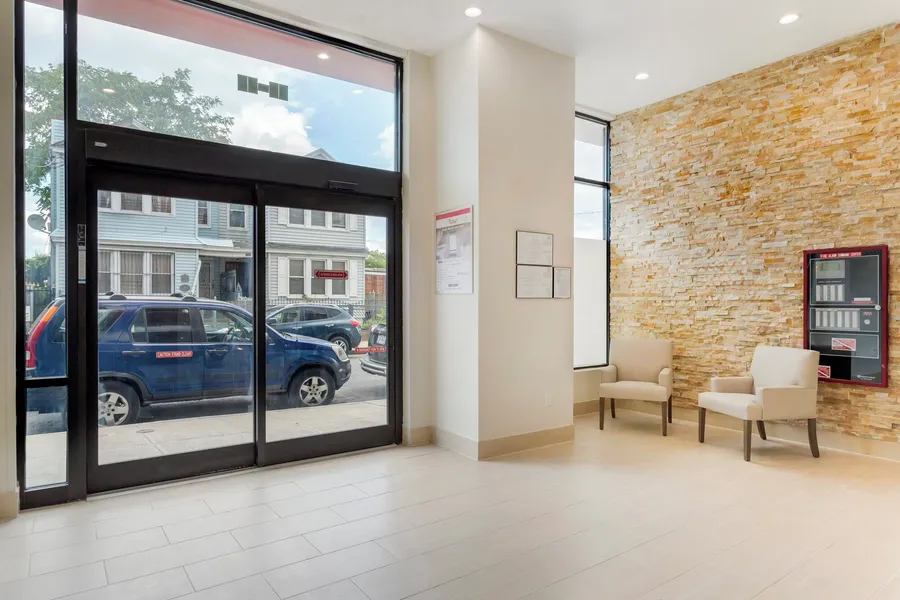 Red Roof Inn PLUS+ Jamaica, NY – JFK Airport hotel detail image 2