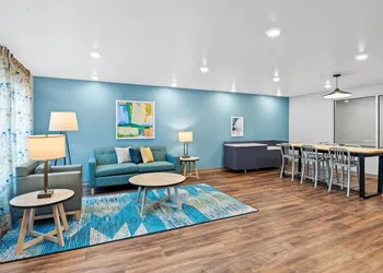 WoodSpring Suites Richmond Airport hotel thumbnail 2