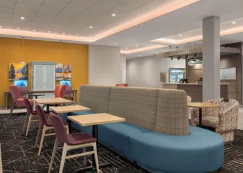 Home2 Suites By Hilton Eureka hotel thumbnail 3