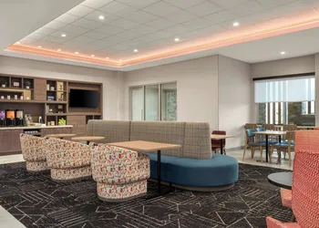 Home2 Suites By Hilton Eureka hotel thumbnail 4