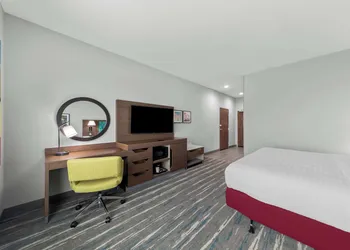 Hampton Inn & Suites Sherman hotel thumbnail 5