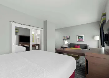 Hampton Inn & Suites Sherman hotel thumbnail 6