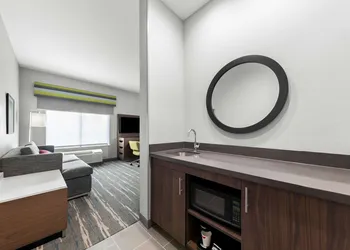 Hampton Inn & Suites Sherman hotel thumbnail 7