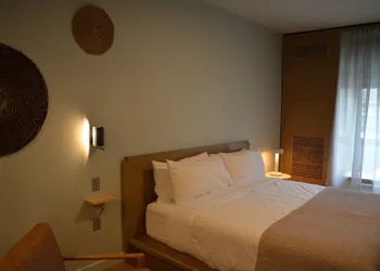 Stonebreaker Hotel hotel thumbnail 5