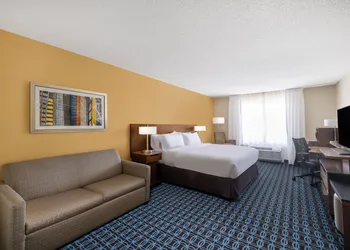 Garner Hotel Macon West by IHG hotel thumbnail 4