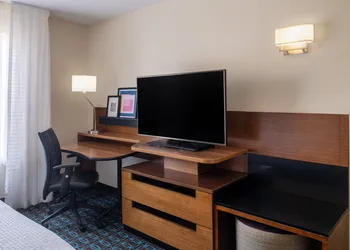 Garner Hotel Macon West by IHG hotel thumbnail 5