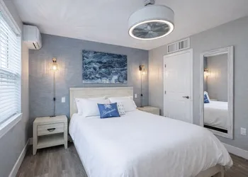 Blue Wave Suites hotel thumbnail 4