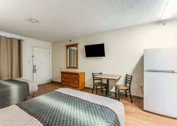 HomeTowne Studios by Red Roof Atlanta - Norcross South hotel thumbnail 6