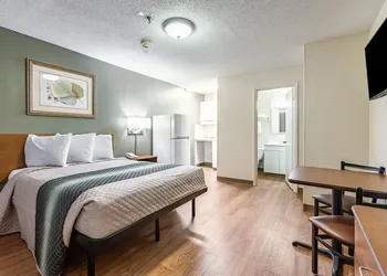 HomeTowne Studios by Red Roof Atlanta - Norcross South hotel thumbnail 7