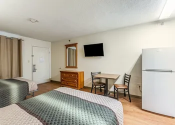 HomeTowne Studios by Red Roof Atlanta - Norcross South hotel thumbnail 6