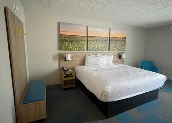 Days Inn by Wyndham Mandan Bismarck Area hotel thumbnail 6