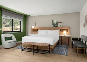 The Inelle, Oakhurst Yosemite, a Tribute Portfolio Hotel hotel thumbnail 8