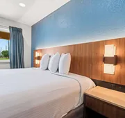 Econo Lodge Inn & Suites Sealy hotel detail image 4