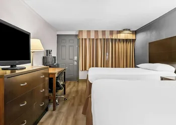 Rodeway Inn & Suites Saginaw I-675 hotel thumbnail 3