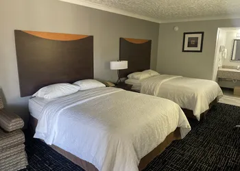 motel one bartlesville hotel thumbnail 2