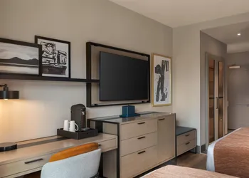 Hotel Avail Rogers, Tapestry Collection By Hilton hotel thumbnail 7