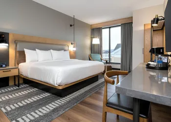 The Key Hotel Dubuque, Tapestry Collection by Hilton hotel thumbnail 5