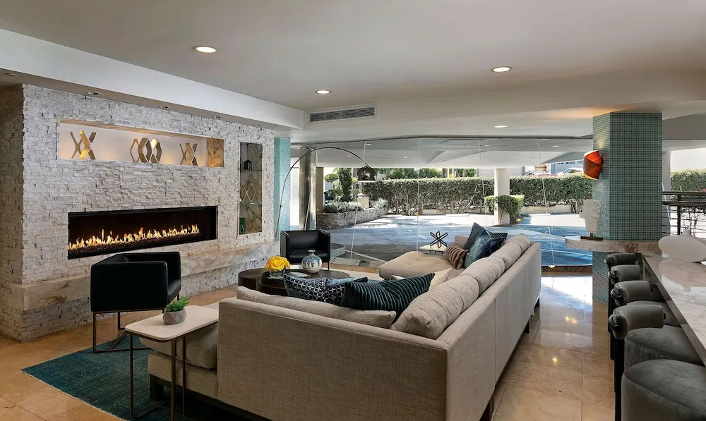 Belamar Hotel Manhattan Beach, Tapestry Collection by Hilton hotel detail image 2