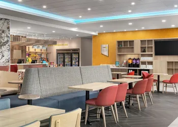 Home2 Suites By Hilton Woodstock On hotel thumbnail 2