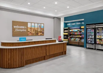 Hampton Inn by Hilton Lincoln Downtown hotel thumbnail 3