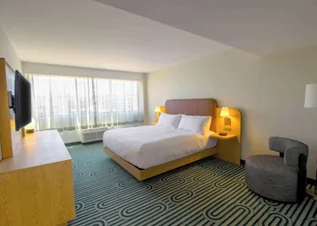 DoubleTree by Hilton Clarksville Riverview hotel thumbnail 3