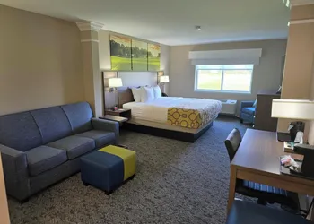 Clarion Pointe Mattoon near University hotel thumbnail 8