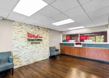 HomeTowne Studios by Red Roof Richmond - Airport/Sandston hotel thumbnail 3