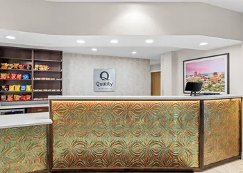 Quality Inn & Suites Sunport Airport Albuquerque hotel thumbnail 3