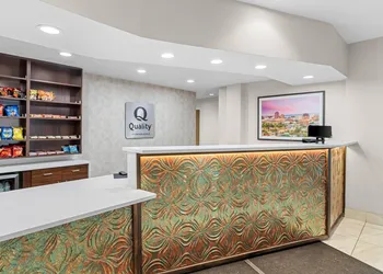 Quality Inn & Suites Sunport Airport Albuquerque hotel thumbnail 4