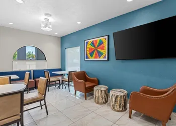 Quality Inn & Suites Sunport Airport Albuquerque hotel thumbnail 5