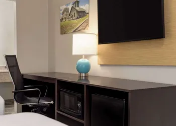Baymont By Wyndham Emporia Va hotel thumbnail 6