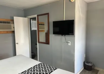 Budget Inn hotel thumbnail 7