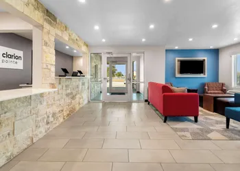 Clarion Pointe Fort Worth East - Arlington hotel thumbnail 3