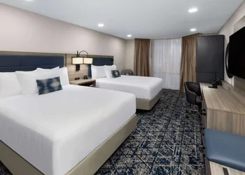 Wyndham DFW Airport hotel thumbnail 6
