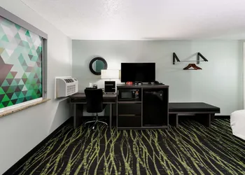 Baymont by Wyndham Liberty MO hotel thumbnail 5