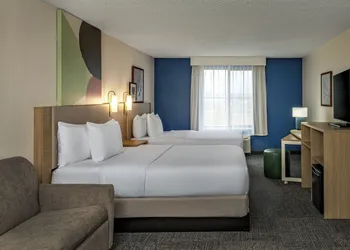 Spark by Hilton Denver International Airport hotel thumbnail 6