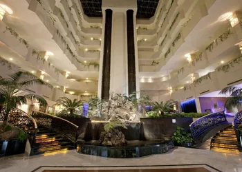 HS HOTSSON Hotel Leon hotel thumbnail 2