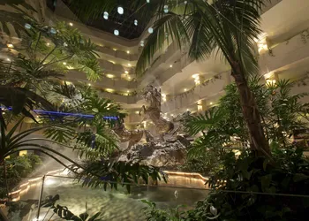 HS HOTSSON Hotel Leon hotel thumbnail 3