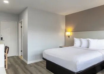 Motel 6 – Cornwall, ON hotel thumbnail 8