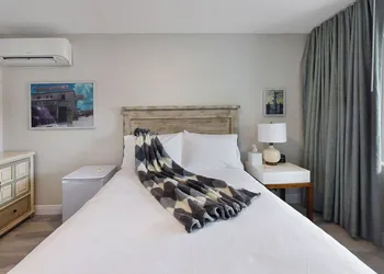 Palm Cove Motel hotel thumbnail 4