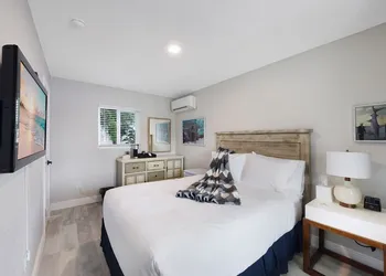 Palm Cove Motel hotel thumbnail 5