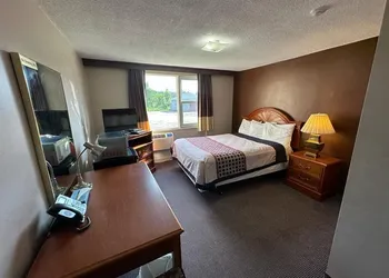 Bears Den Lounge and Motel hotel thumbnail 3