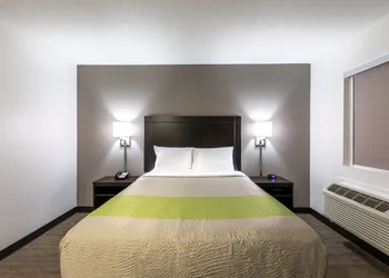Studio 6 Greenville, SC - I-85 Near Downtown hotel thumbnail 3