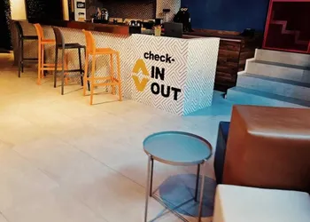 ALT Urbana hotel thumbnail 5