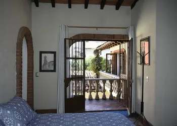 Victoria Suites hotel thumbnail 3